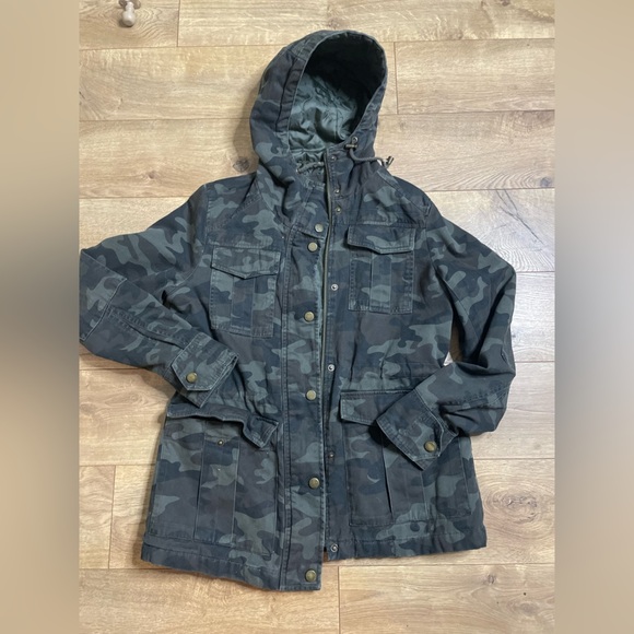 Lucky Brand Women's Green Camouflage Utility Jacket - Picture 11 of 13